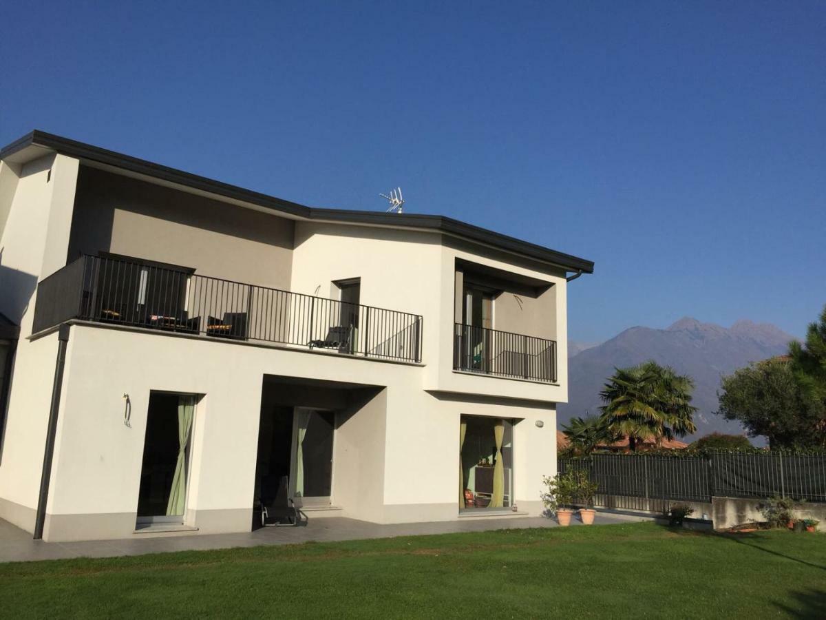 Villa White House Lucia à Colico Extérieur photo